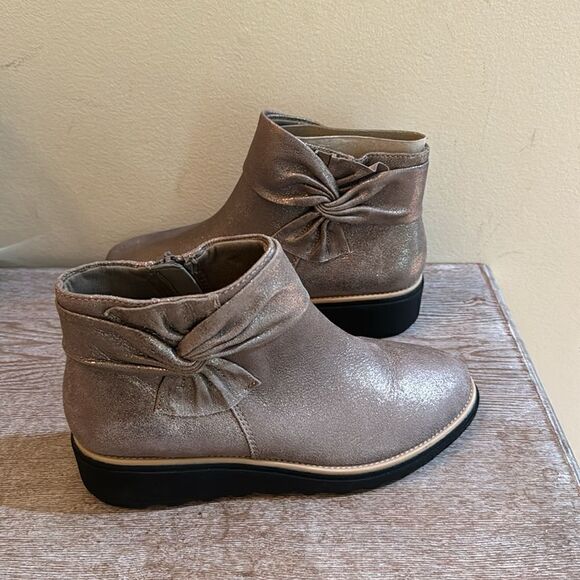 Clarks Sharon Salon Boots- Pewter Metallic- Size 7 M- NIB - Picture 6 of 10